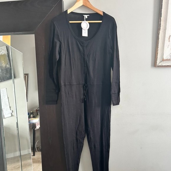 BNWT - Picture 1 of 9